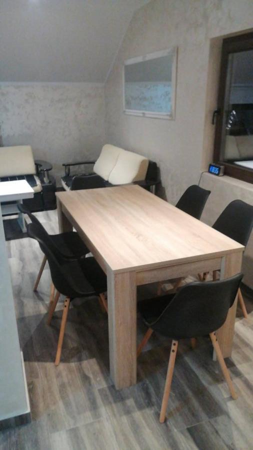 Apartmani Nevena Divcibare Exterior photo